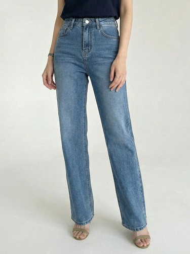 Sloane Straight Leg Jeans