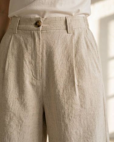 Linen-colour tailored linen shorts, view 4 – Moriel Heritage