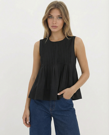 The Elio Pleat Vest