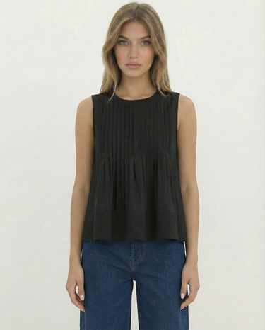 The Elio Pleat Vest