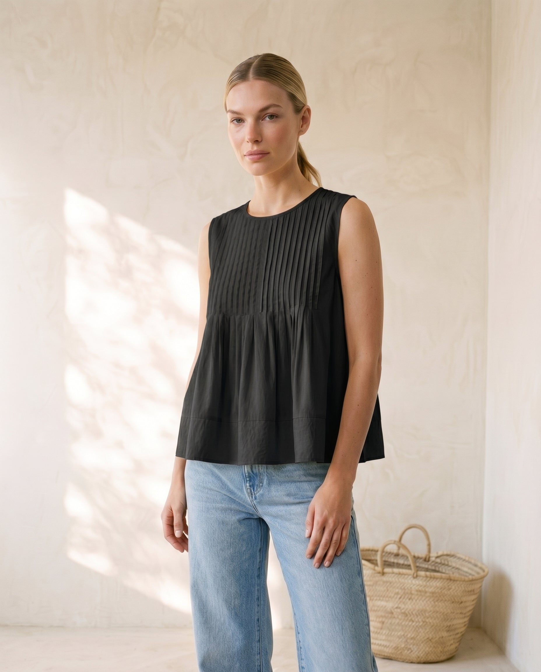 IORE イオレ　BLACK PLEATS VEST The Elio Pleat Vest | Vest | Moriel Heritage
