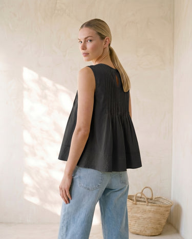 Green vest, view 4 – Moriel Heritage