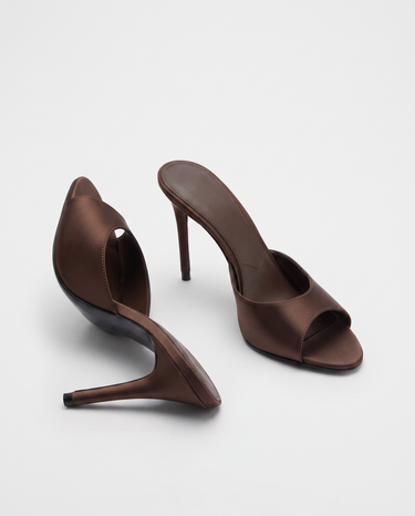 The Rivelle Pumps