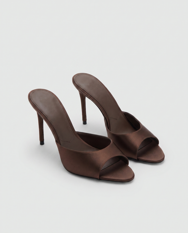 The Rivelle Pumps