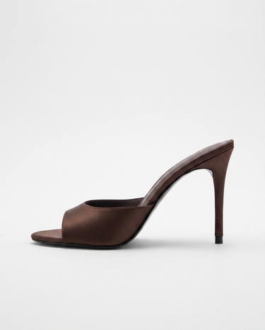 The Rivelle Pumps