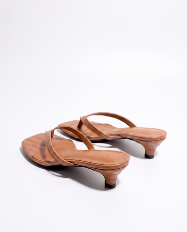 The Saskia Kitten Heel