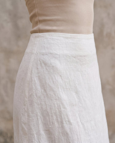White midi skirt, panelled waistband fabric close-up – Moriel Heritage