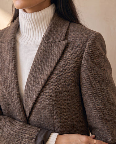 The Maribel blazer in brown — close-up of the notch lapel and shoulder